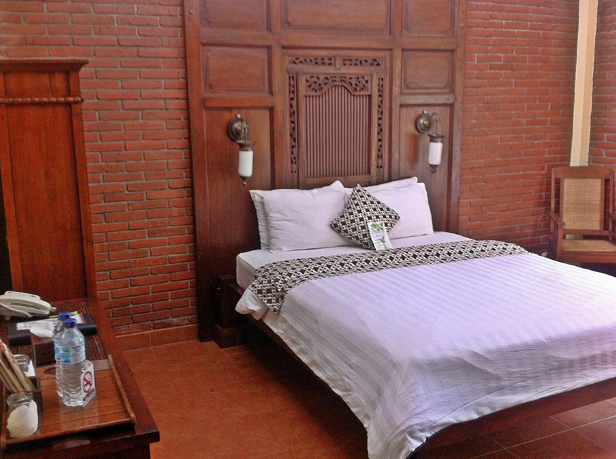 Hotel Rumput Resort & Resto Maguwo Bagian luar foto